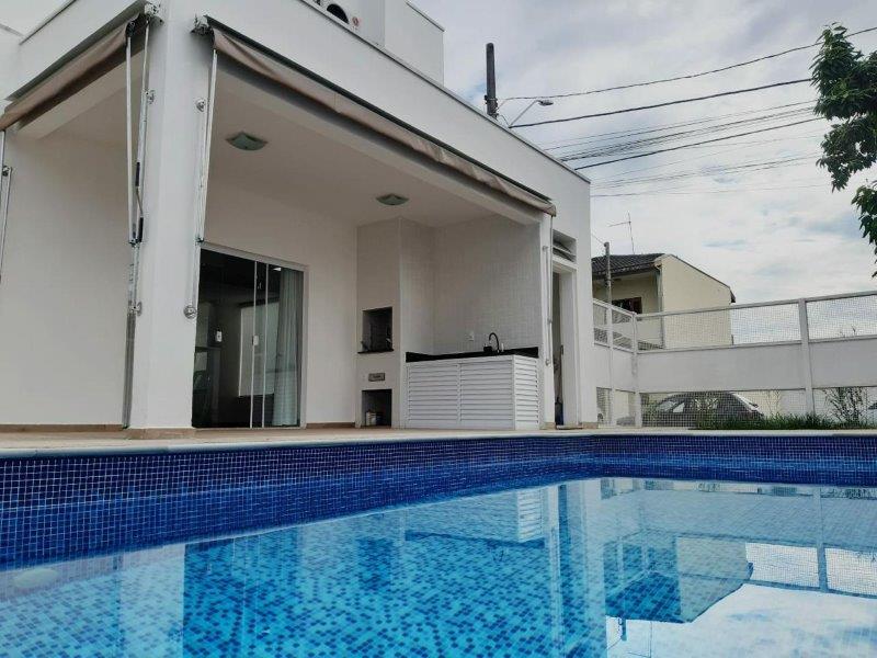 Sobrado de Esquina à Venda no Campos do Conde 1 Sobrado de Esquina à Venda no Campos do Conde 1