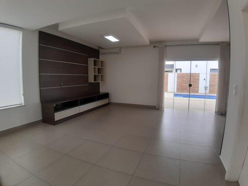 Sobrado de Esquina à Venda no Campos do Conde 1 Sobrado de Esquina à Venda no Campos do Conde 1