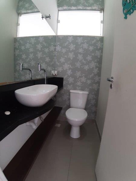 Sobrado de Esquina à Venda no Campos do Conde 1 Sobrado de Esquina à Venda no Campos do Conde 1