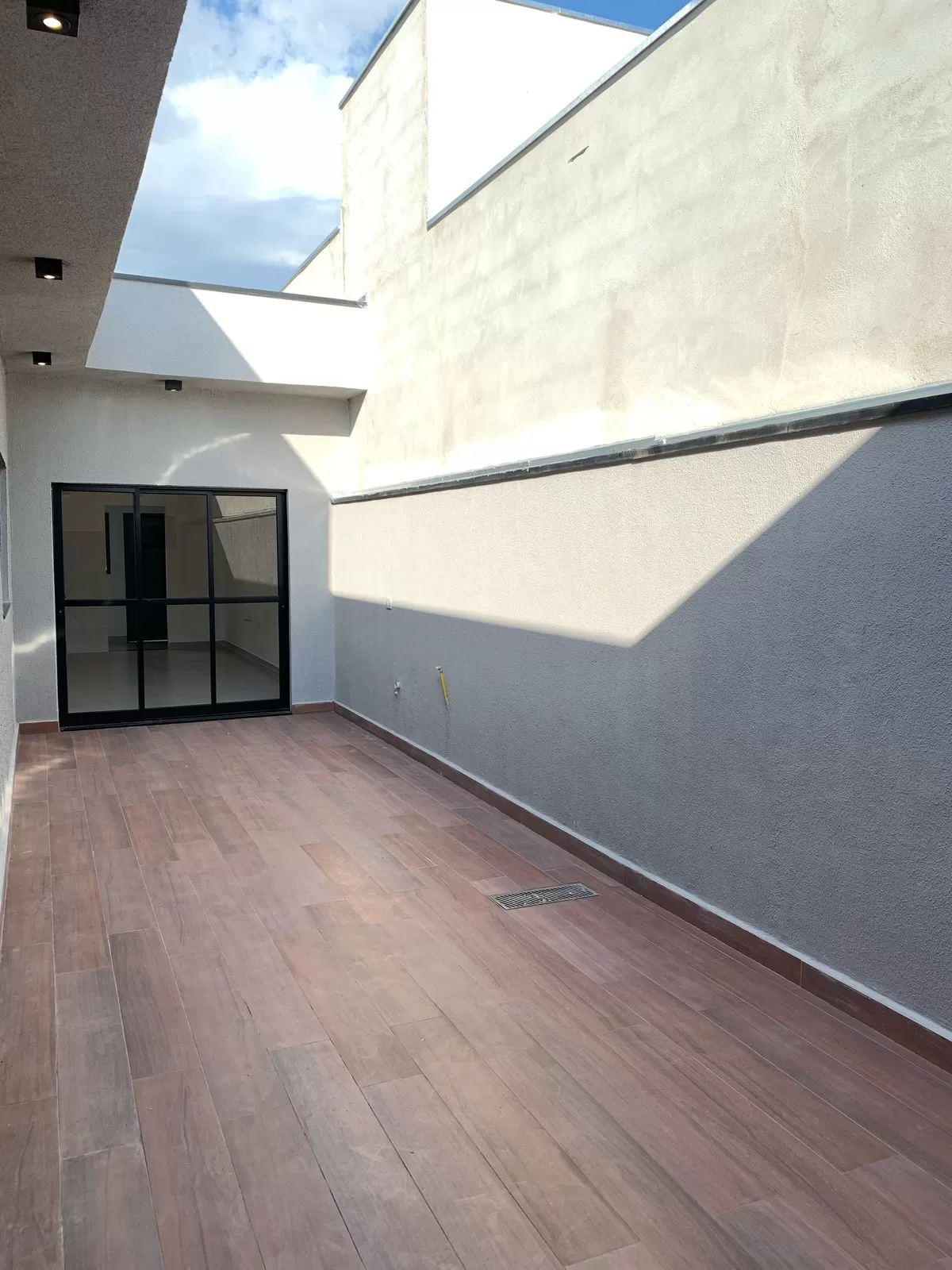 Casa Térrea à Venda – Condomínio Laguna, Pindamonhangaba Casa Térrea à Venda – Condomínio Laguna, Pindamonhangaba