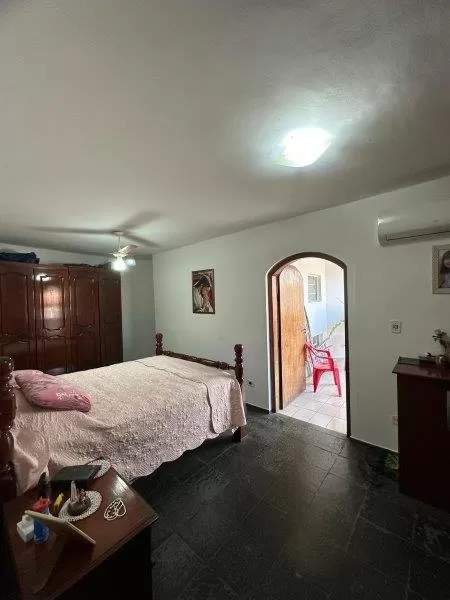 Casa à venda no Centro de Pindamonhangaba Casa à venda no Centro de Pindamonhangaba