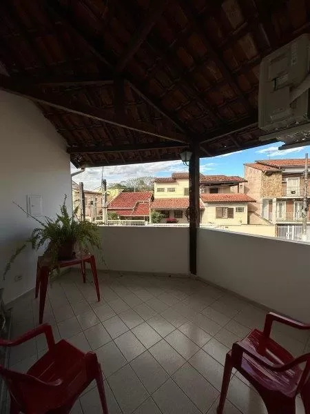 Casa à venda no Centro de Pindamonhangaba Casa à venda no Centro de Pindamonhangaba