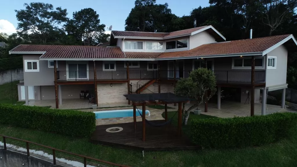 Imóvel à Venda em Santo Antônio do Pinhal Próximo ao Centro Imóvel à Venda em Santo Antônio do Pinhal Próximo ao Centro