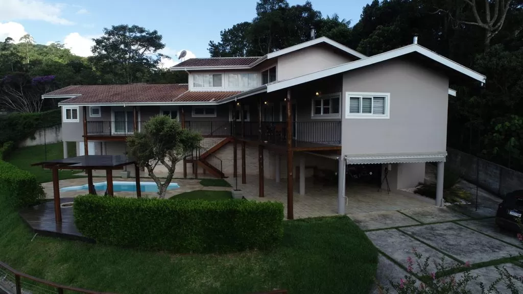 Imóvel à Venda em Santo Antônio do Pinhal Próximo ao Centro Imóvel à Venda em Santo Antônio do Pinhal Próximo ao Centro