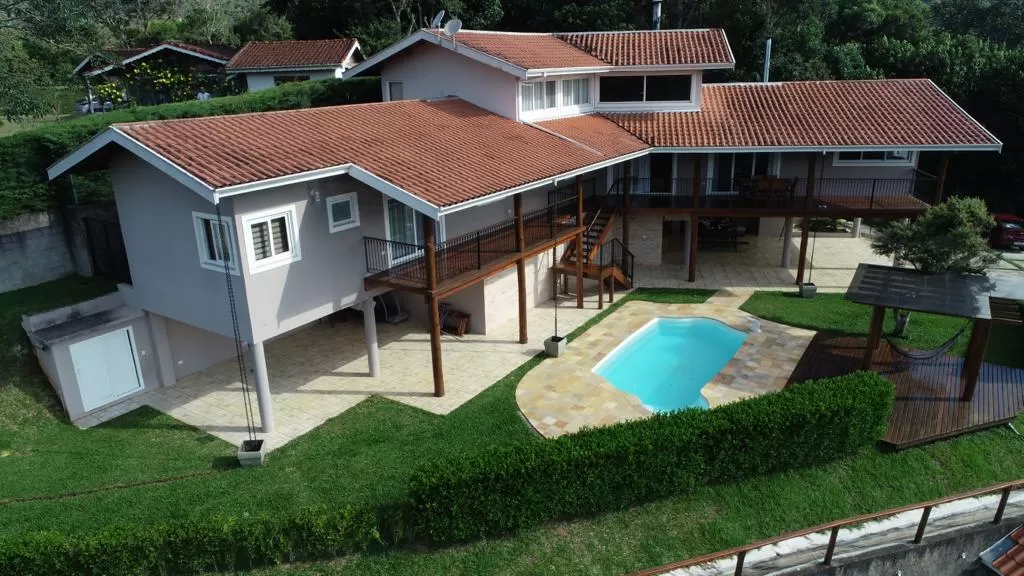 Imóvel à Venda em Santo Antônio do Pinhal Próximo ao Centro Imóvel à Venda em Santo Antônio do Pinhal Próximo ao Centro