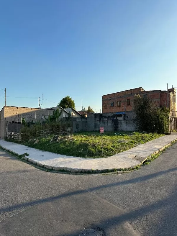 Terreno de Esquina em Pindamonhangaba - Lote 421 Terreno de Esquina em Pindamonhangaba - Lote 421